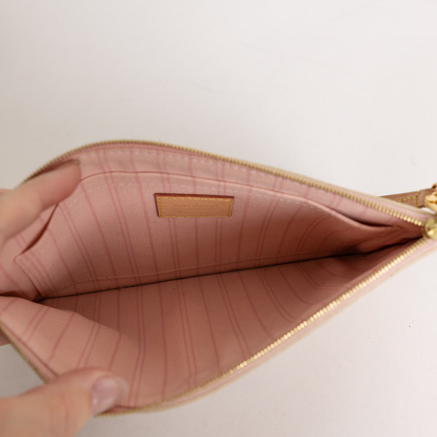 Louis Vuitton Neverfull MM Damier Ebene Tote Bag Retail: $2030