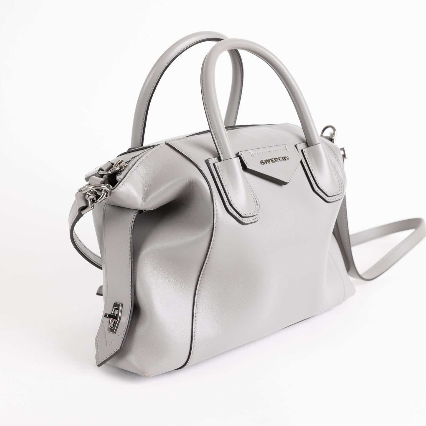 Givenchy Small Antigona Soft Bag in Smooth Leather